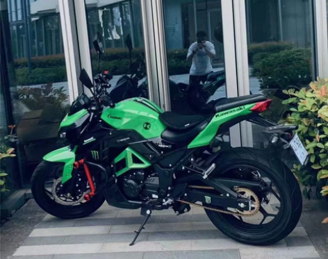 新车一辆，才1百多公里，当时上路13800...