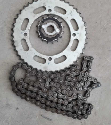 力帆V16原装链条和牙盘小飞轮一整套，摩托...