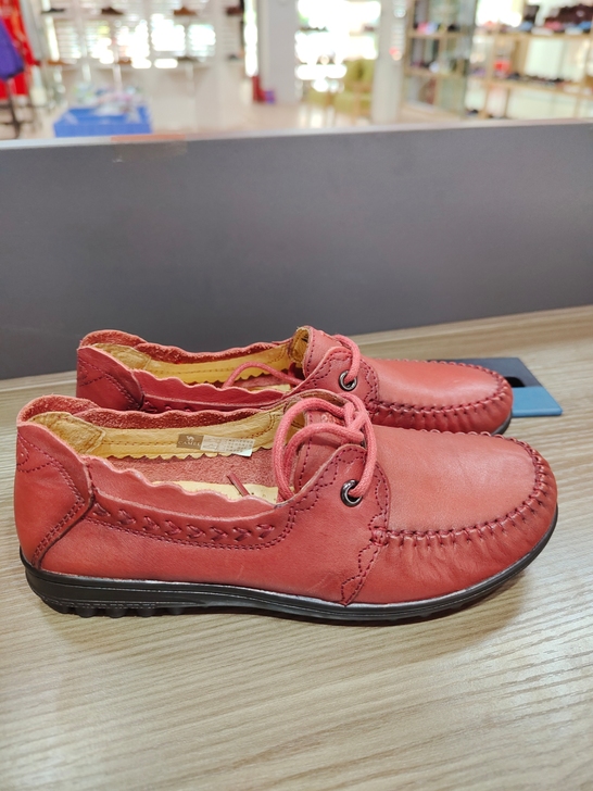 Came/骆驼正品女士休闲皮鞋,妈妈鞋35码