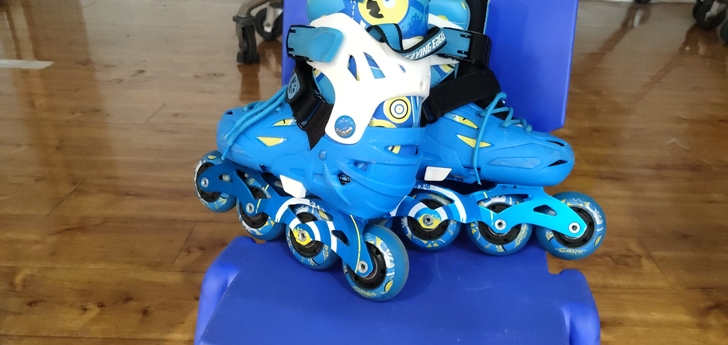 大量二手儿童轮滑鞋,全新轮滑鞋,欢迎骚扰!...