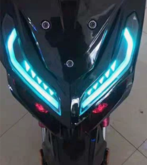 使用一年左右的z6电摩。 哑光黑 前后宽胎...