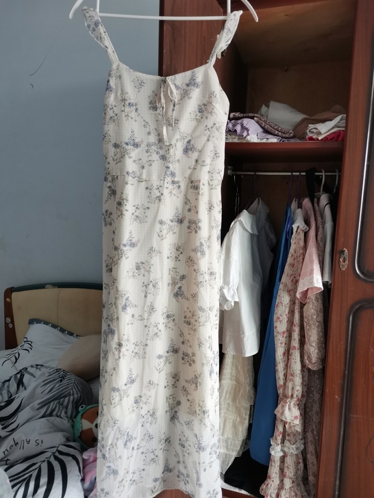 碎花吊带连衣裙s