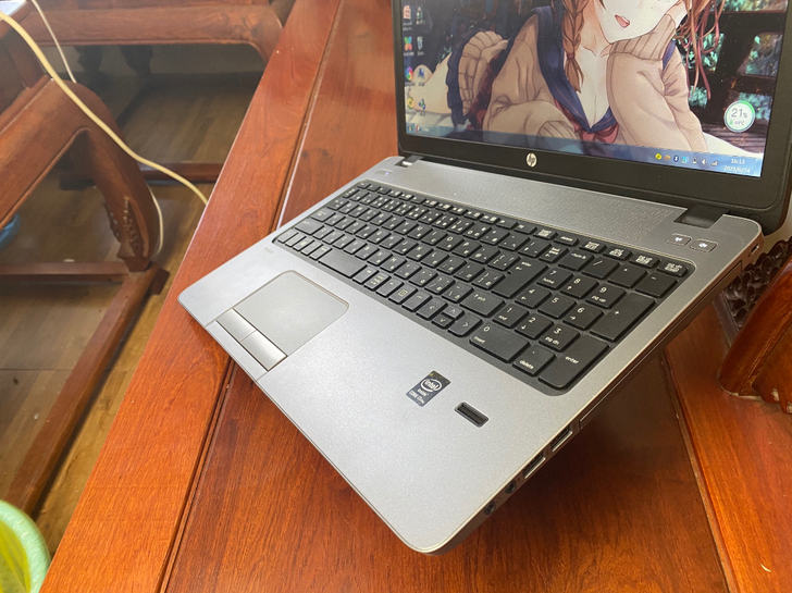 女女自用实拍惠普笔记本电脑 i7 大容量 ...