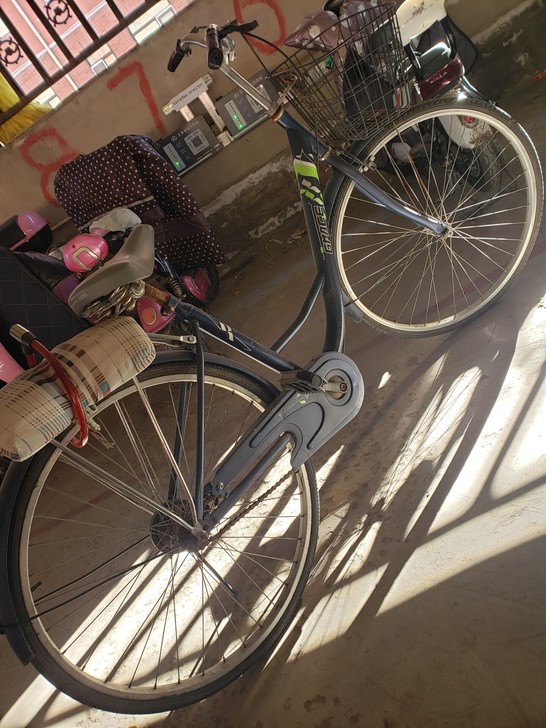 八九成新自行车!接送孩子不用了!因搬新家没...