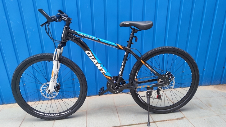 低价转让捷安特自行车山地车全新，包装未拆封...