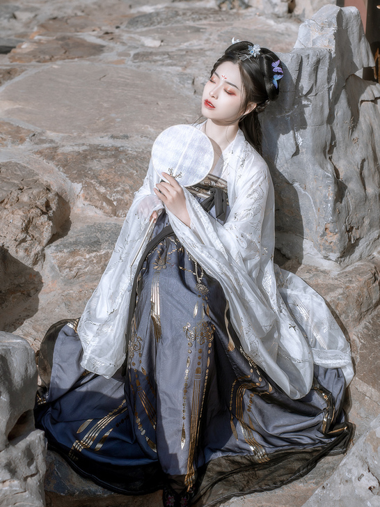 艺缕 民族装舞台装