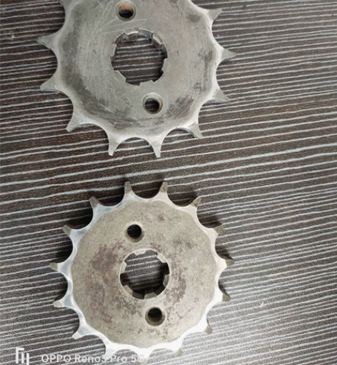 两个小飞齿轮，一个15齿  一个13齿  ...