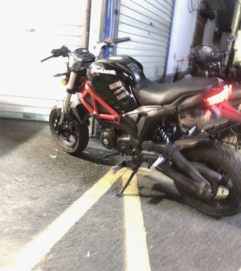 出一辆正品银钢怪兽刚刚保养完轮胎新欢的 感...