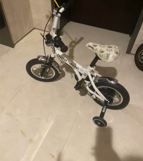 儿童自行车，成色新，欢迎自提 感兴趣的话点...