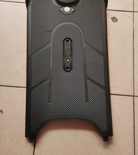 新大洲本田电动车电池盖。原装的。全新。售出不退。 感兴趣的话...