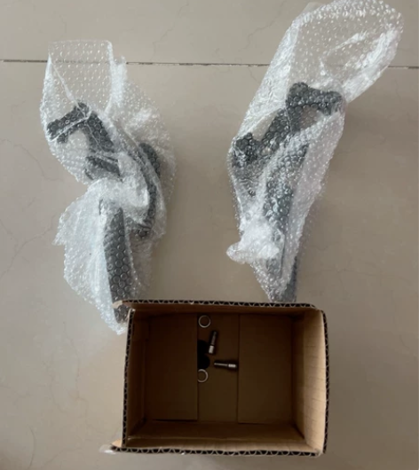 出一副自用电动车牛角镜，防炫目。之前用在我...