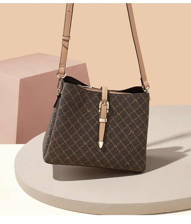 稻草家老花水桶包