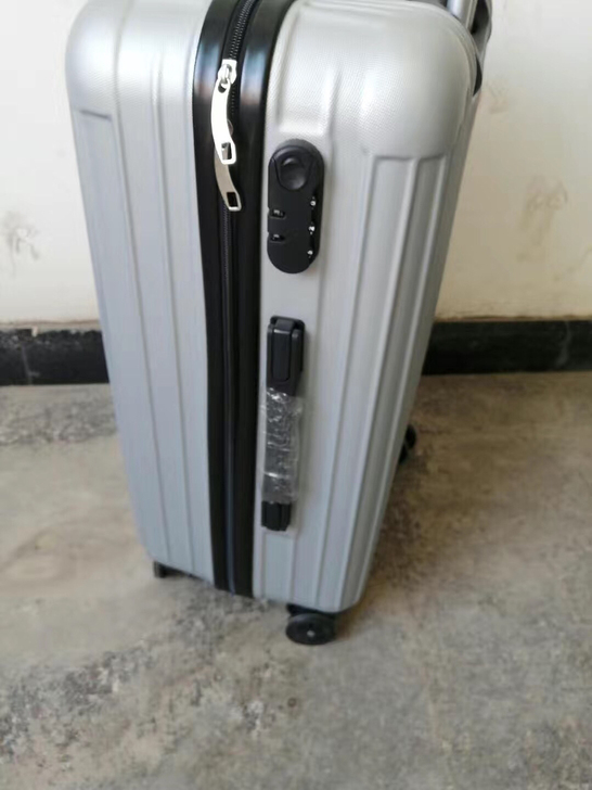 美旅男女静音前开口拉杆箱 适用性别：男 闭...