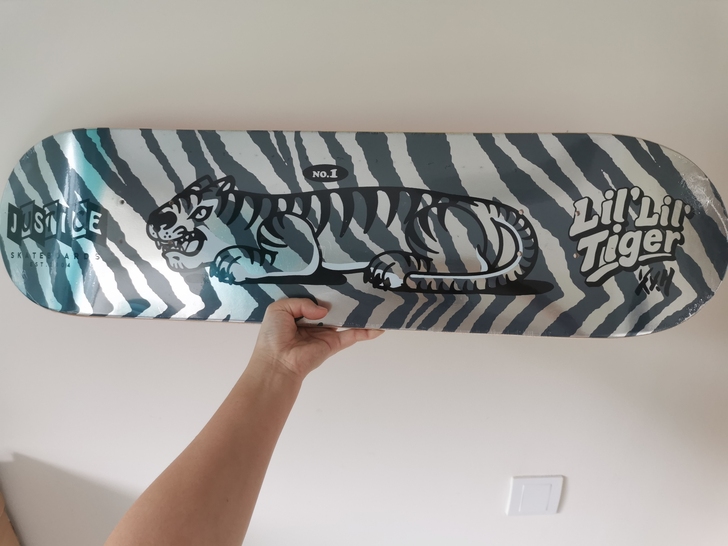 【全新】JUSTICE小小虎签名款板面 8...