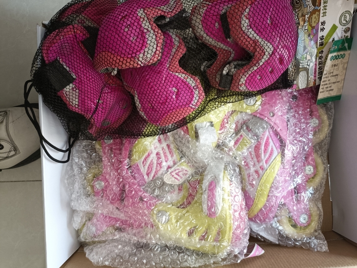 迈古轮滑鞋，小童的，7岁以下可以穿，孩子上...