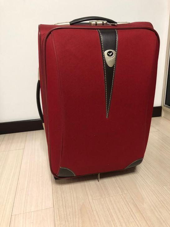 拉杆箱,红色,26寸,上面空间可以调节,可...