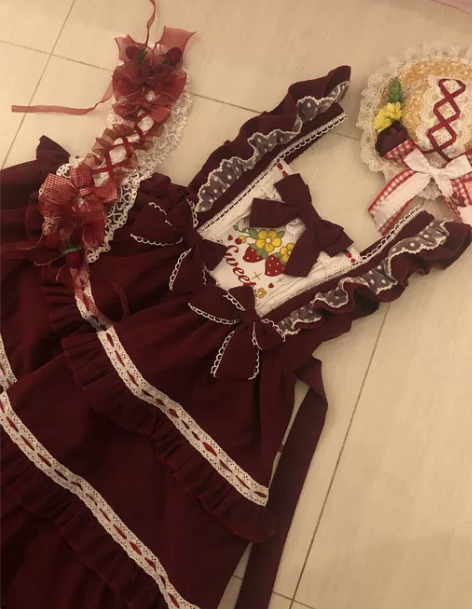 吊带连衣裙小草莓白糖少女现货原创设计Loli