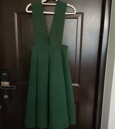 长款背带裙，m码 感兴趣的话点“我想要”和...