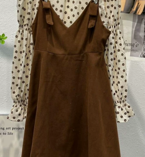 全新带吊牌！文墨两件套复古风背带裙 感兴趣...