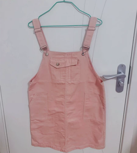 全新可爱背带裙，牛仔面料，因为太可爱了，不...