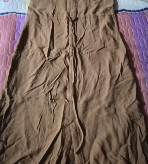 L码背带裙20元包邮八成新 穿二洗二 发前...