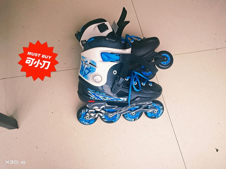 40码轮滑鞋，男女通穿！只有轮滑鞋，其他没...