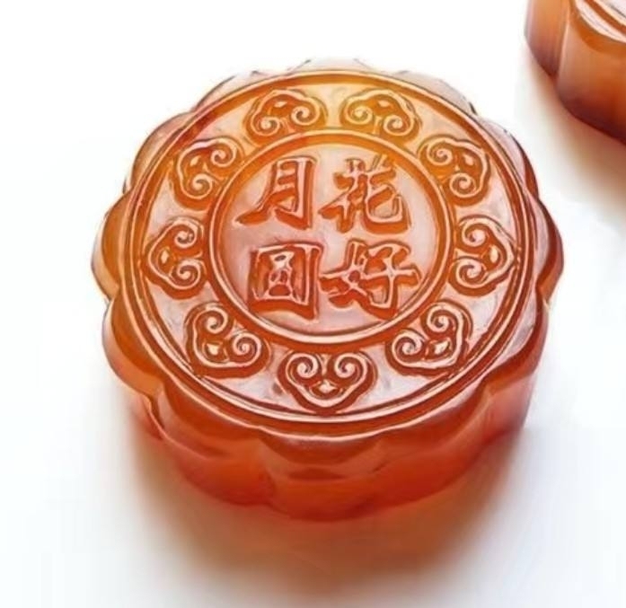 天然黄玉玉雕摆件直径5厘米厚3厘米