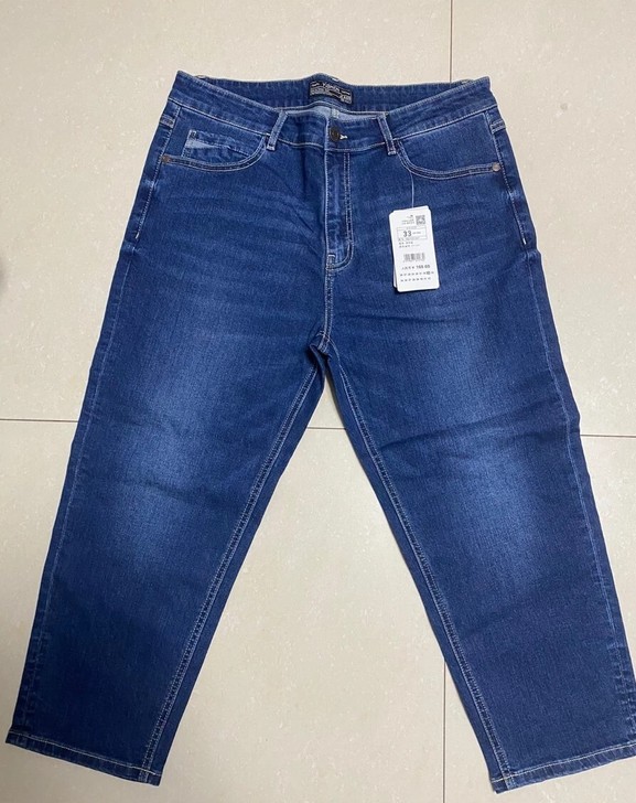 男牛仔弹力八分裤32码、暂时有，有吊牌。