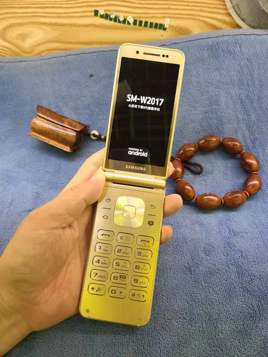 三星 w2017 64G 电信4...