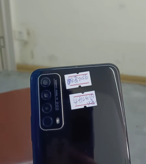 华为畅想20se，4+128G，屏幕坏，内...