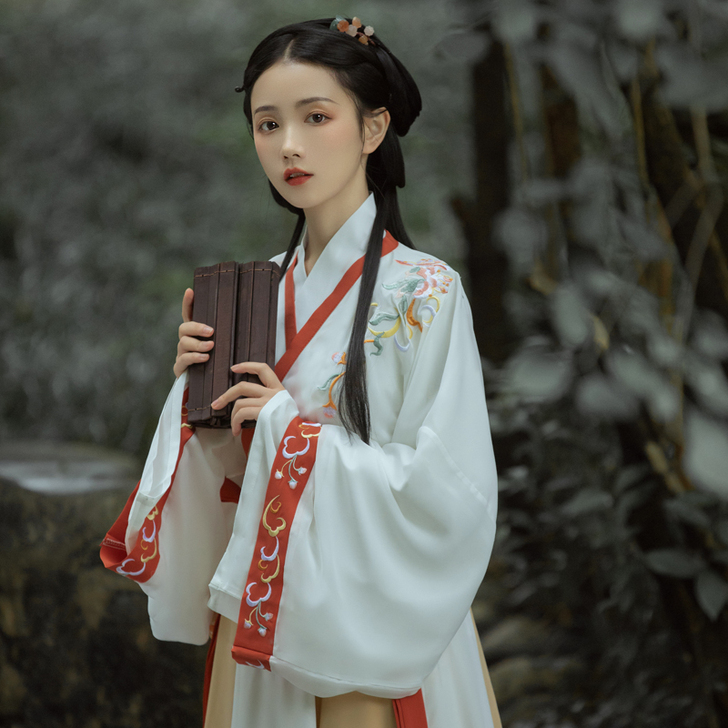 千韵岗 民族装舞台装，年会只穿过一次，质量...