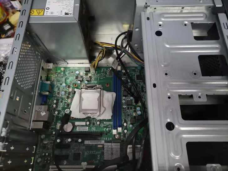 联想h81准系统       好使没有任何...