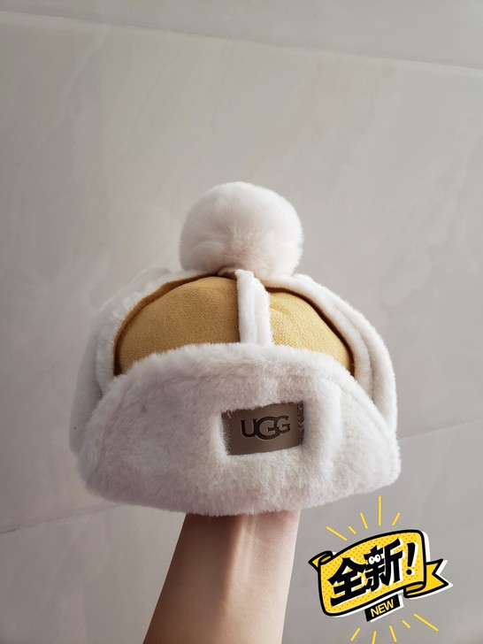 出一顶黄色雷锋帽，现货秒发，冬日娃娃必备