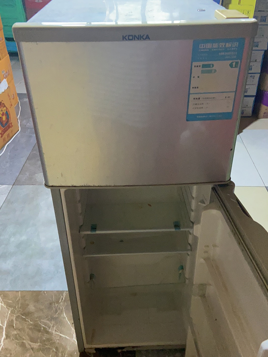 低价出售,小冰箱。