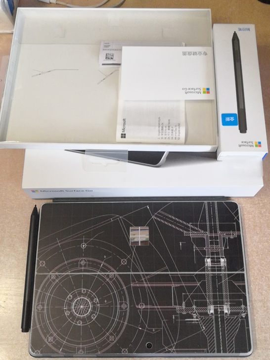 Surface go 8+128  箱说全。
