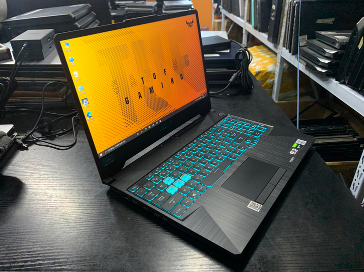 游戏本 华硕 飞行堡垒8 GTX1650T...