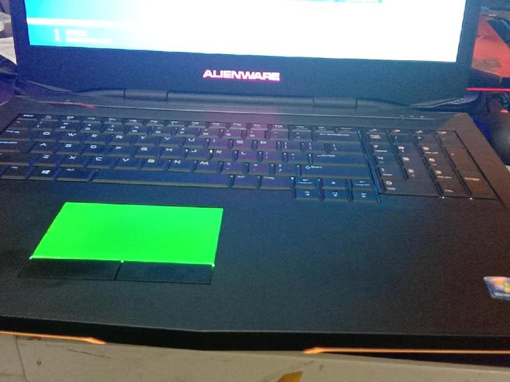 戴尔外星人游戏笔记本电脑