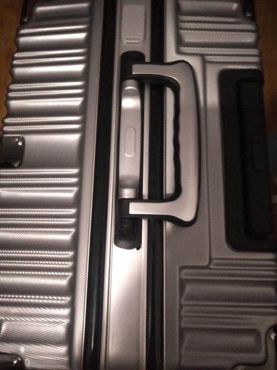 闲置转让全新铝框行李箱静音万向轮26寸学生...