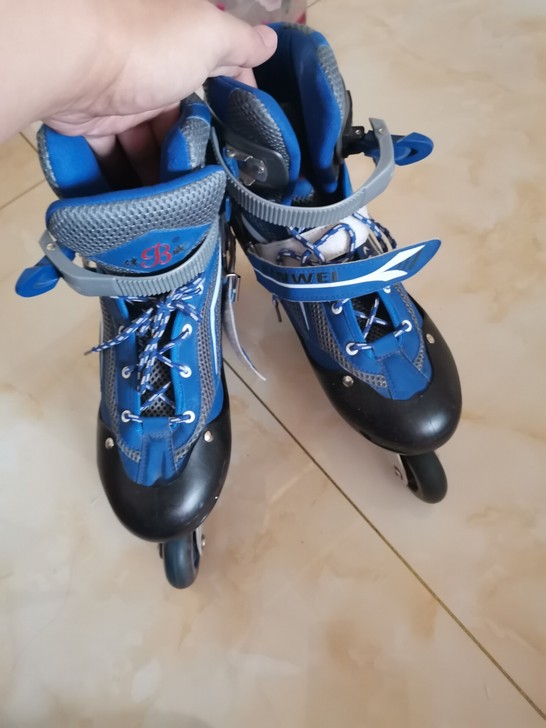 39-42号,男士 单排轮滑没玩几次,9成...