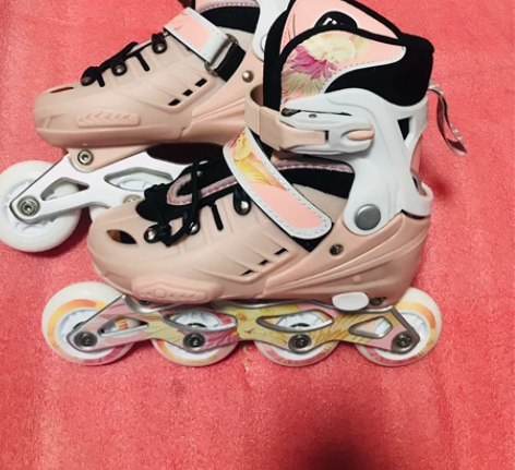 斯威全新滑冰鞋中码八轮全闪，适合6-12岁...