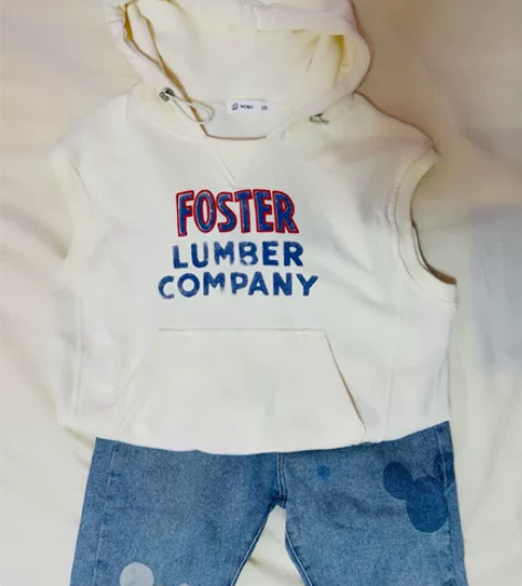 包邮杏色连帽卫衣面料马甲，可盐可甜，男女童...