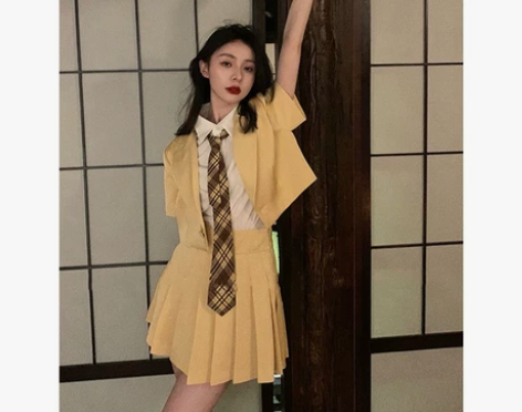 学院风设计感短袖西装外套女2022春季新款...