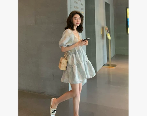 大Eees 法式复古两穿v领连衣裙女夏赫本...