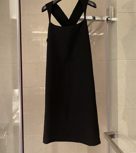 简约时髦感 赫本风背带裙 设计师工作室流出...