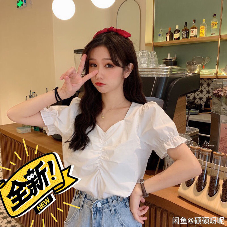 法式泡泡袖复古上衣露锁骨V领新款2021年...