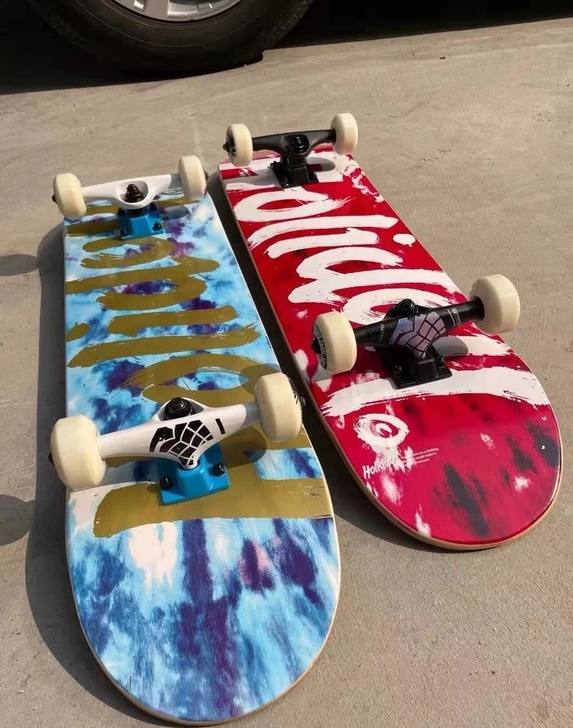 高端进口专业组装滑板 适用对象：女 适用对...