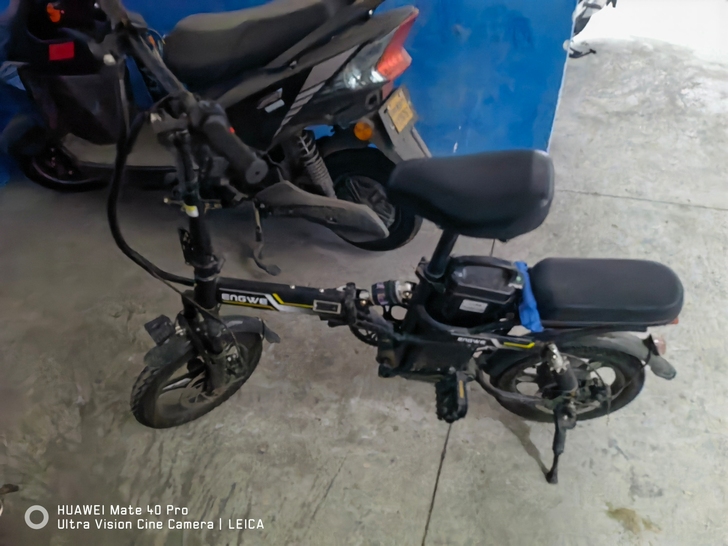 英格威折叠电动自行车电压48V，5系五重减...