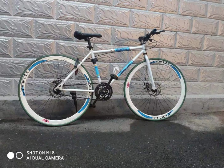 死飞超轻自行车，250元，我弟住校用不到自...