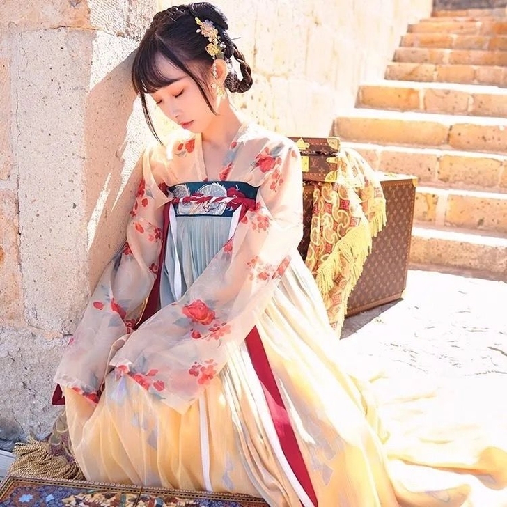 [长命缕##amp；middot；龙女]汉...