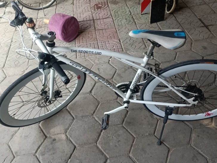 朋友不骑了 回老家了 自行车 放在我家里闲...